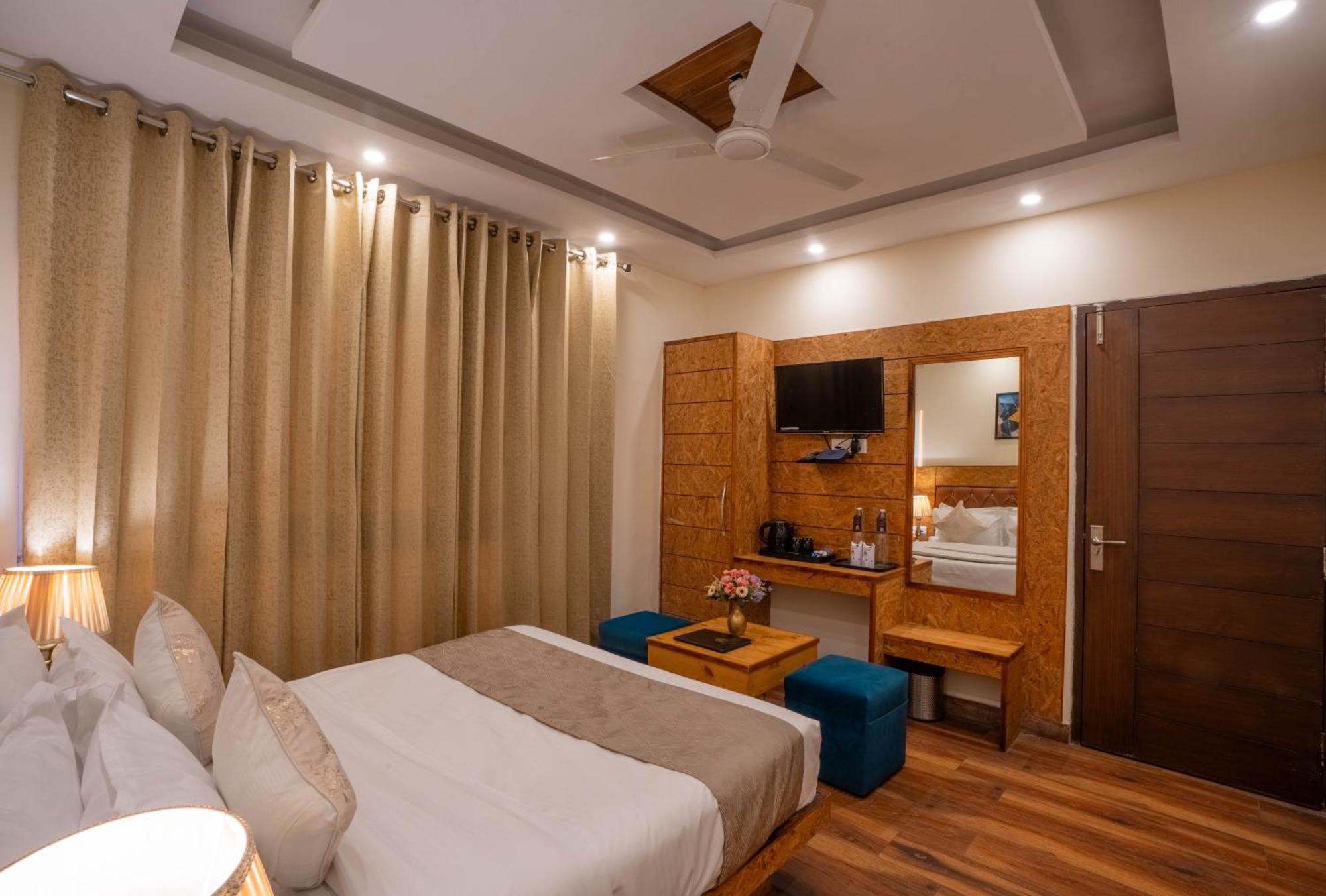 Perfectstayz Vista 5 Min Walk To Mall Road มัสซูรี ภายนอก รูปภาพ